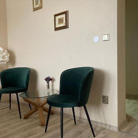 Apartment In The Garden Drzovice Luaran gambar