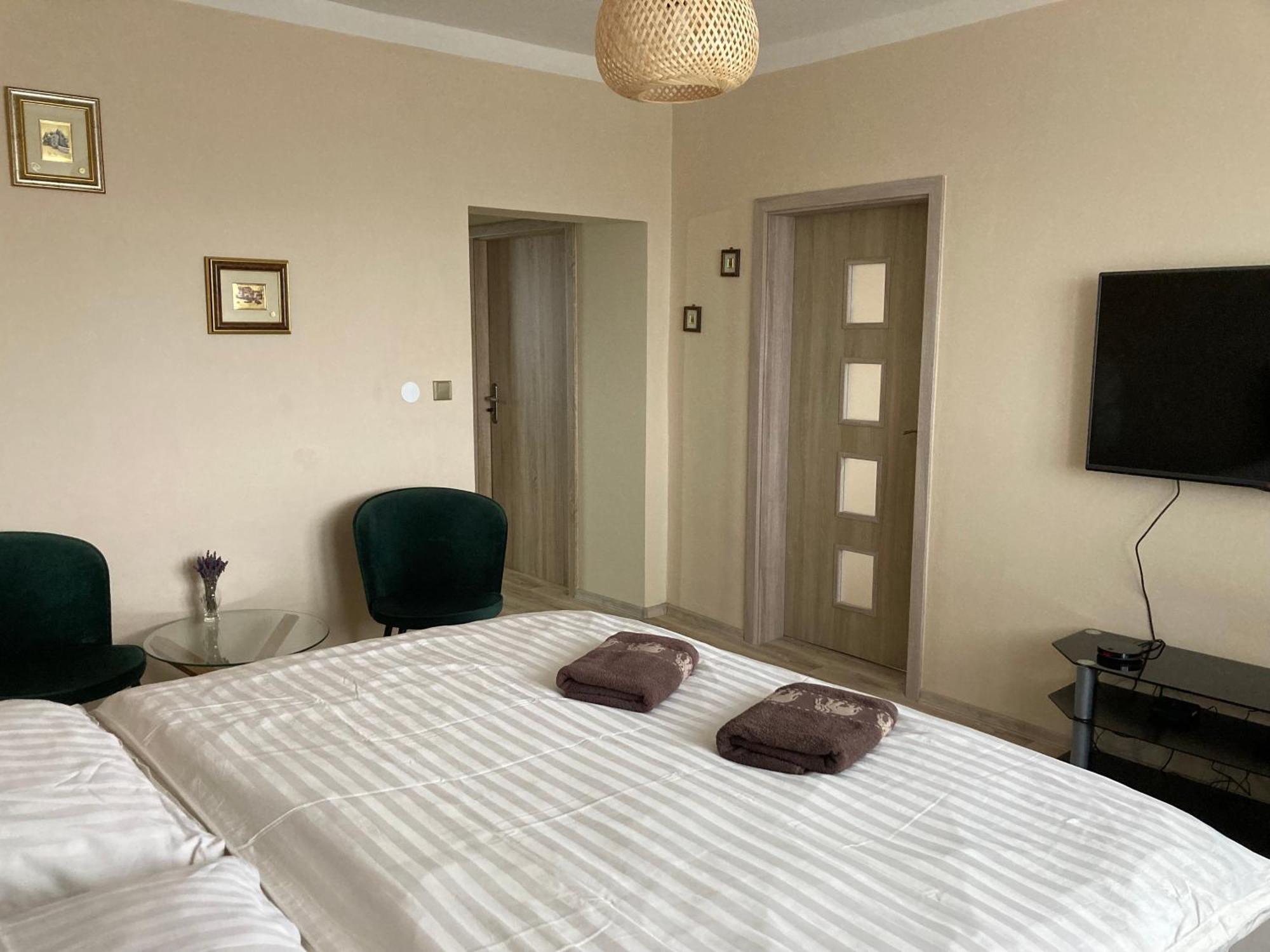 Apartment In The Garden Drzovice Luaran gambar